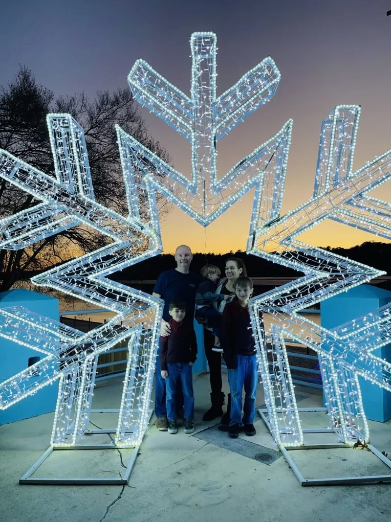 Family photo opportunities at Lake Lanier Margaritaville