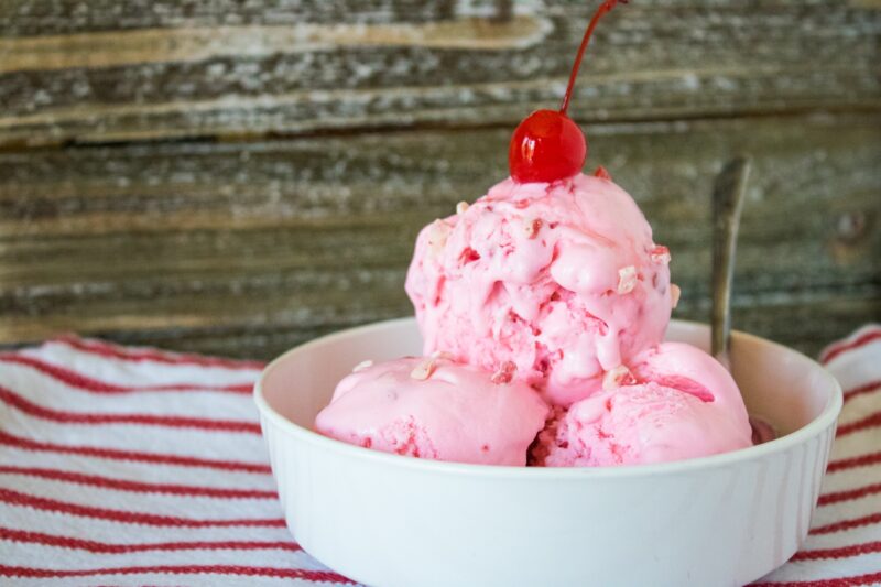 No-Churn Peppermint Ice Cream Recipe