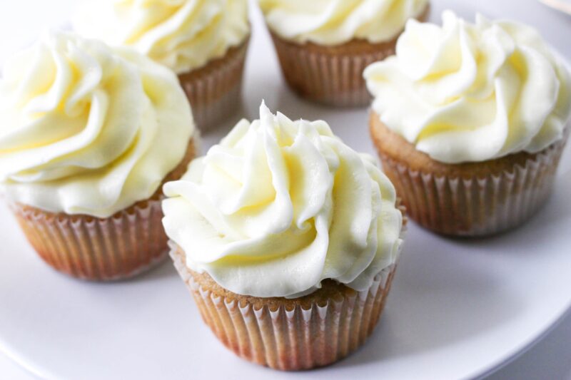 Frosting the Apple Pie Cupcakes 