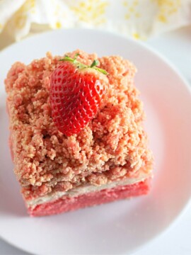 Strawberry Crunch Dessert Bars Recipe