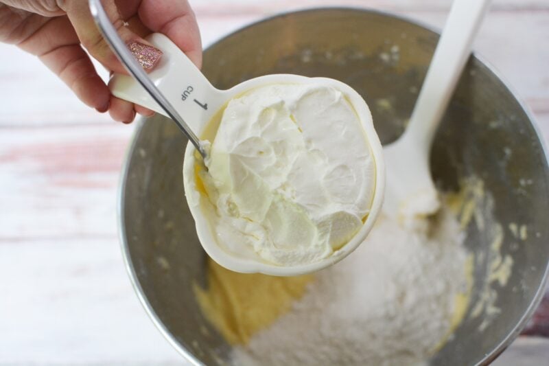 Alternating the addition of sour cream.