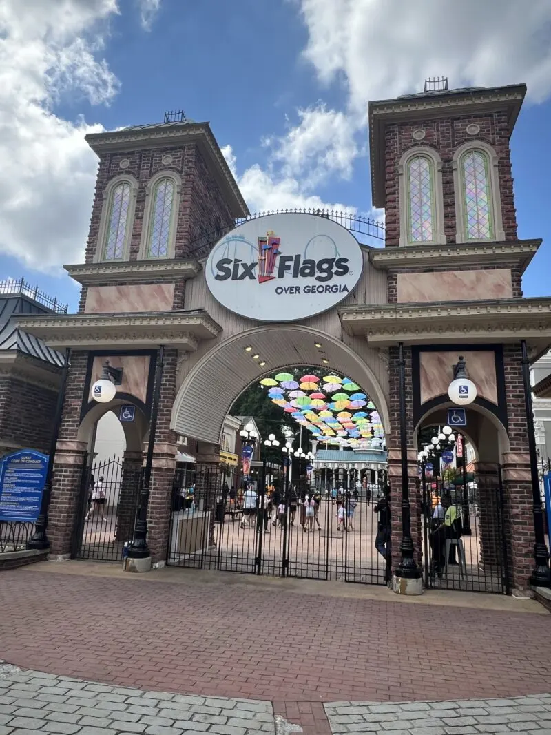 Six Flags Over Georgia Front Gates