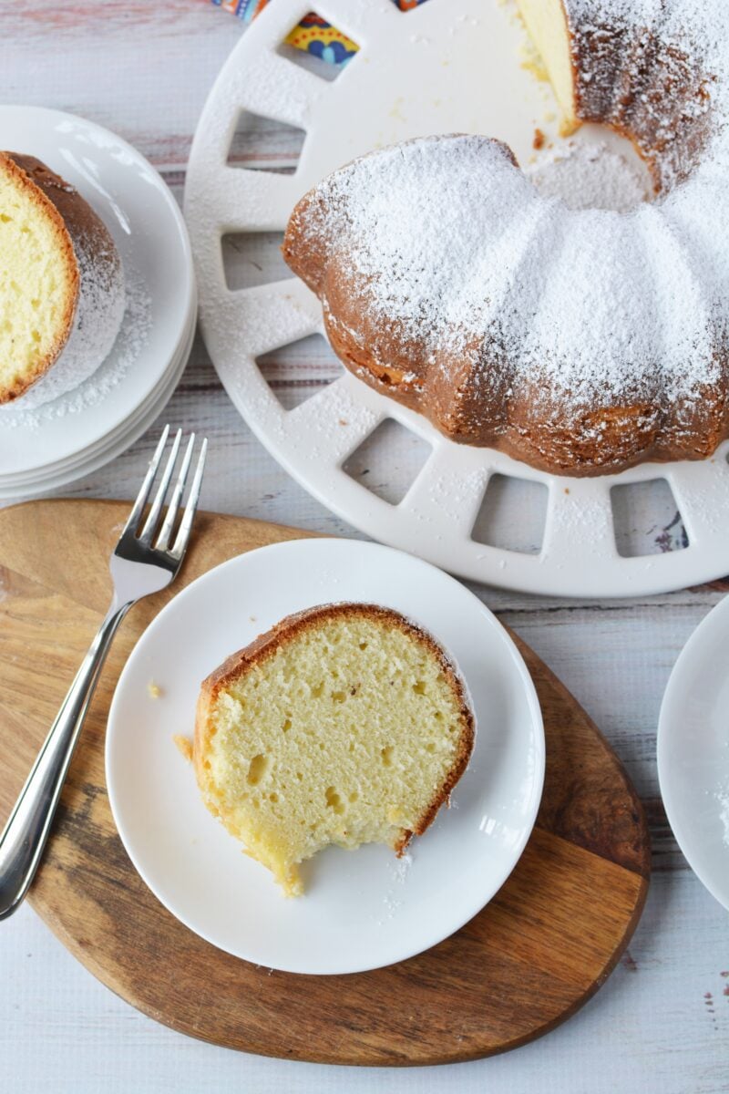 Old Fashioned Sour Cream Pound Cake Recipe