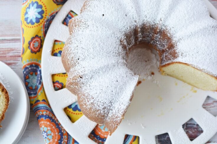 Old-Fashioned Sour Cream Cake Recipe