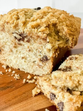 How to make Struesel Chocolate Chip Banana Bread