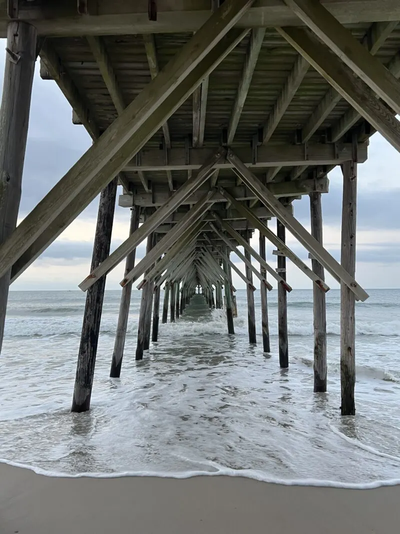 Northtopsail Beach has a pier.