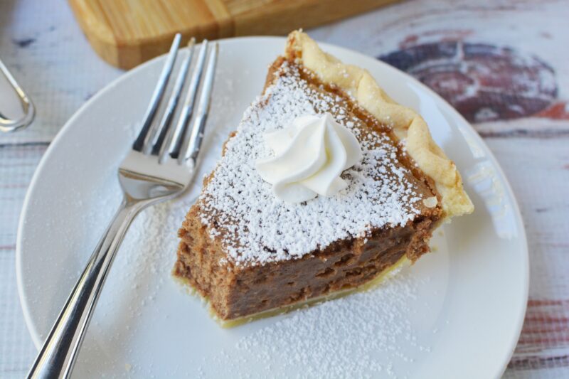Cinnamon Pie with powdered sugar on top