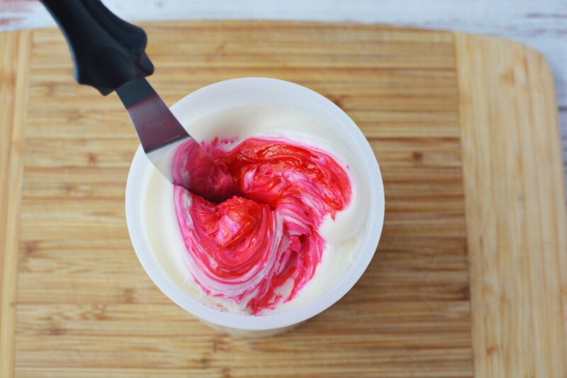Tinting the frosting tub pink