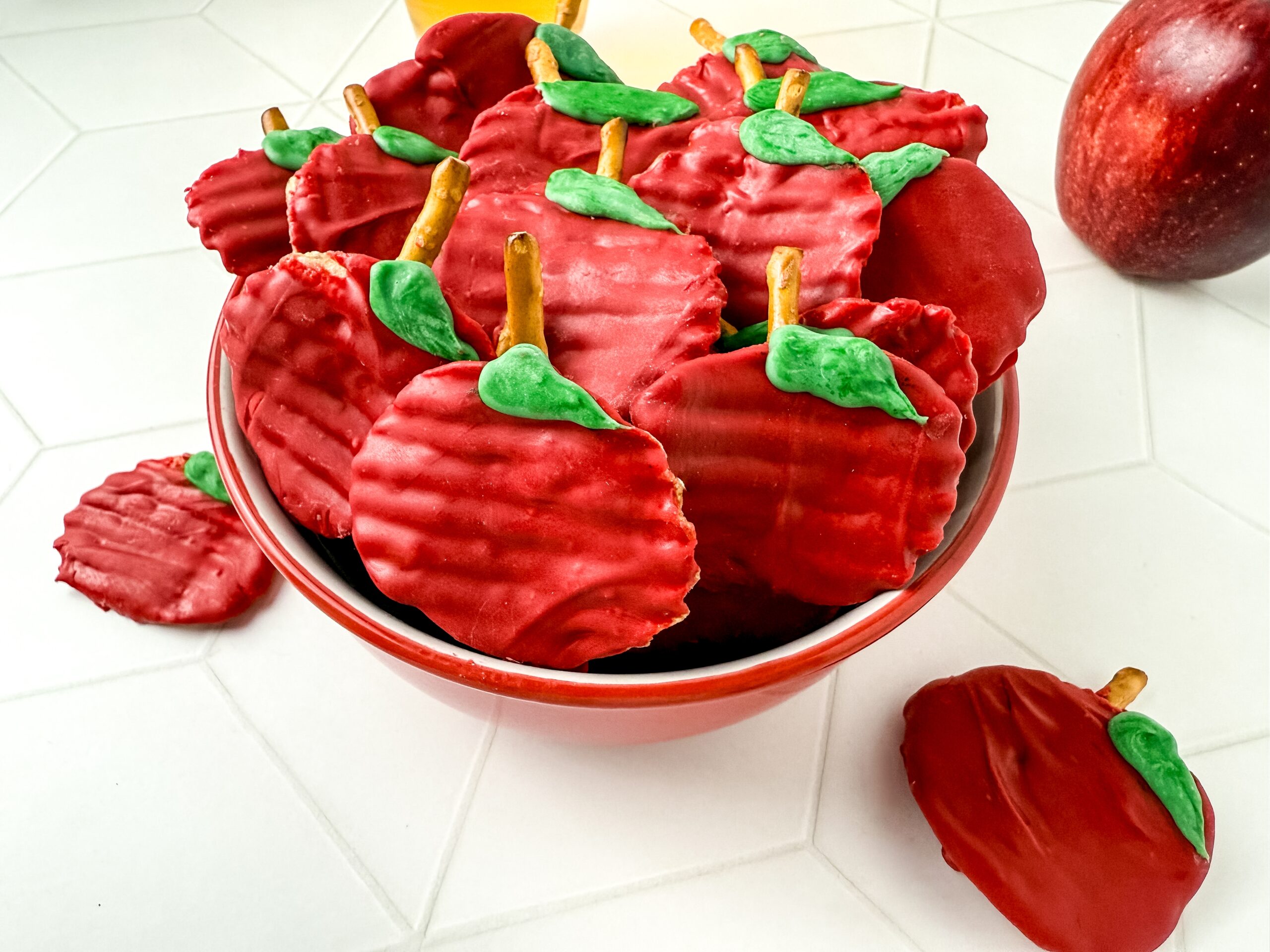 Chocolate-Covered Potato Chip Apples For Back to School