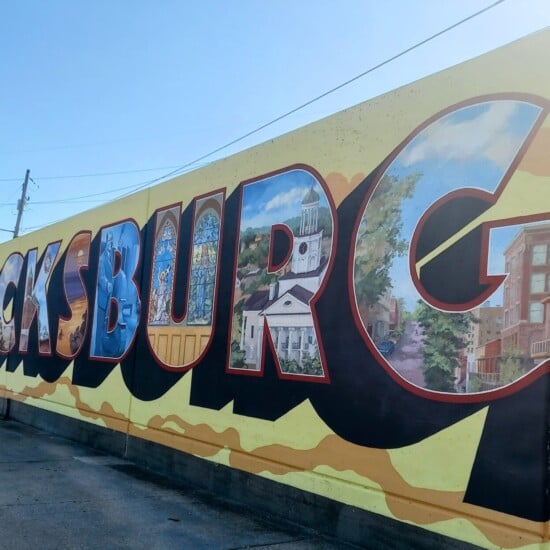 A Colorful mural of the word Vicksburg.