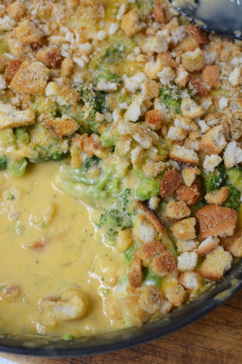 Need a Thanksgiving side dish recipe? This Cheesy Broccoli Casserole is a delicious make-ahead option. #Thanksgiving #SideDish #ThanksgivingSideDish #Broccoli #BroccoliCasserole Broccoli Cheese Casserole Thanksgiving Side Dish